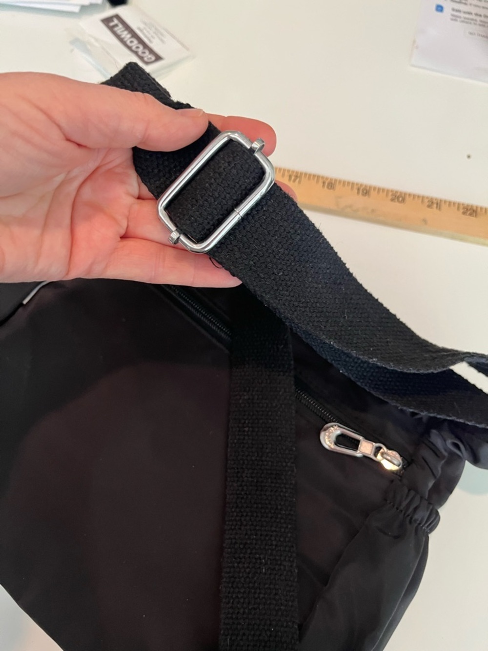 Lightweight Black Nylon Multi-Pocket Travel Crossbody Messenger Bag Everyday - Picture 10 of 10